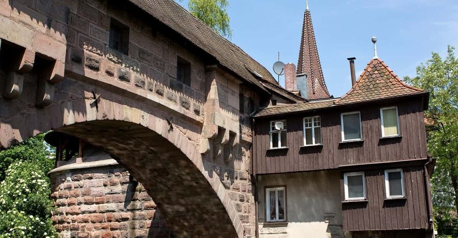 Nuremberg: The Old Town in Evening Light - IN GERMAN - Fleisch Bridge and the old meat hall