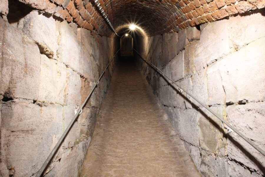Nuremberg: Tunnels and Secret Passages in the City Wall Tour - Seeing the moat as a fighting position