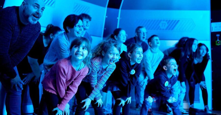 Oberhausen: HOUSE OF MAGIC - powered by Ehrlich Brothers - Test shadows, mirrors, and the tricks of perspective