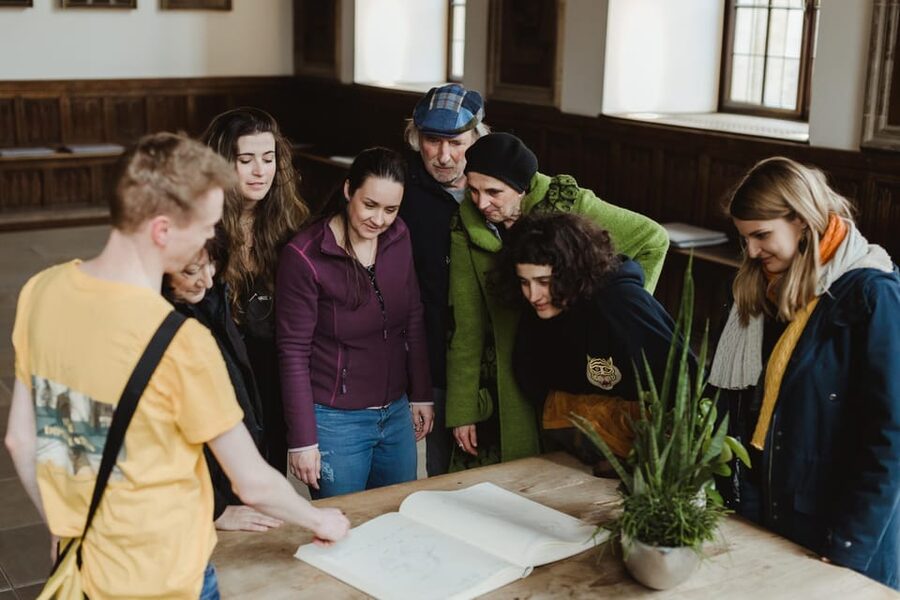 Osnabrück: Rathaus- und Altstadt Tour (Stadtführung) - Who will get the most from this tour