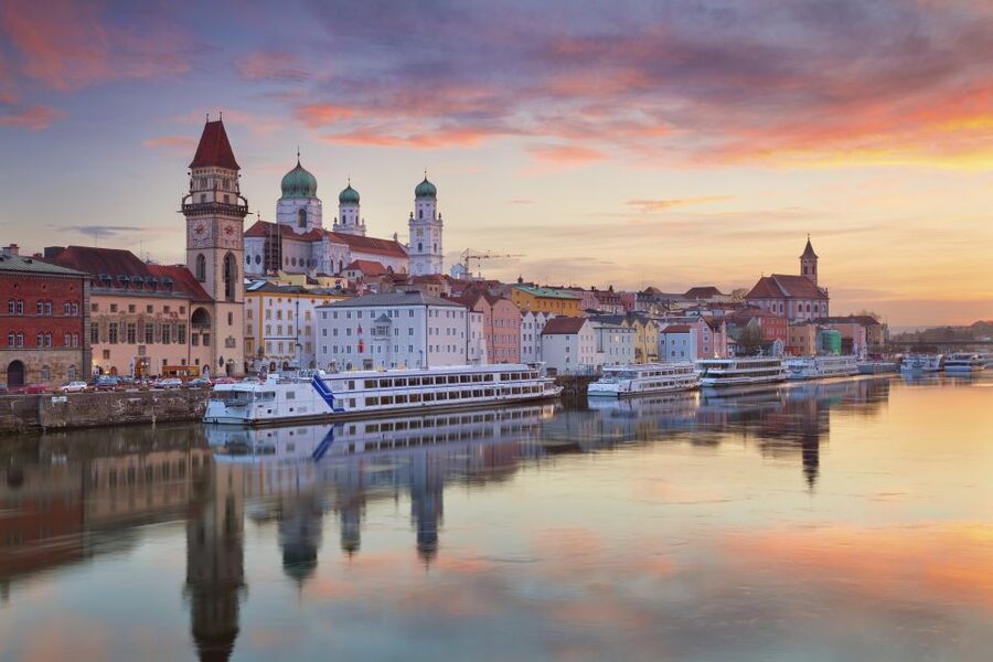 Passau: 1-Hour Guided City Walking Tour - St. Stephen’s Cathedral and the sound of Passau