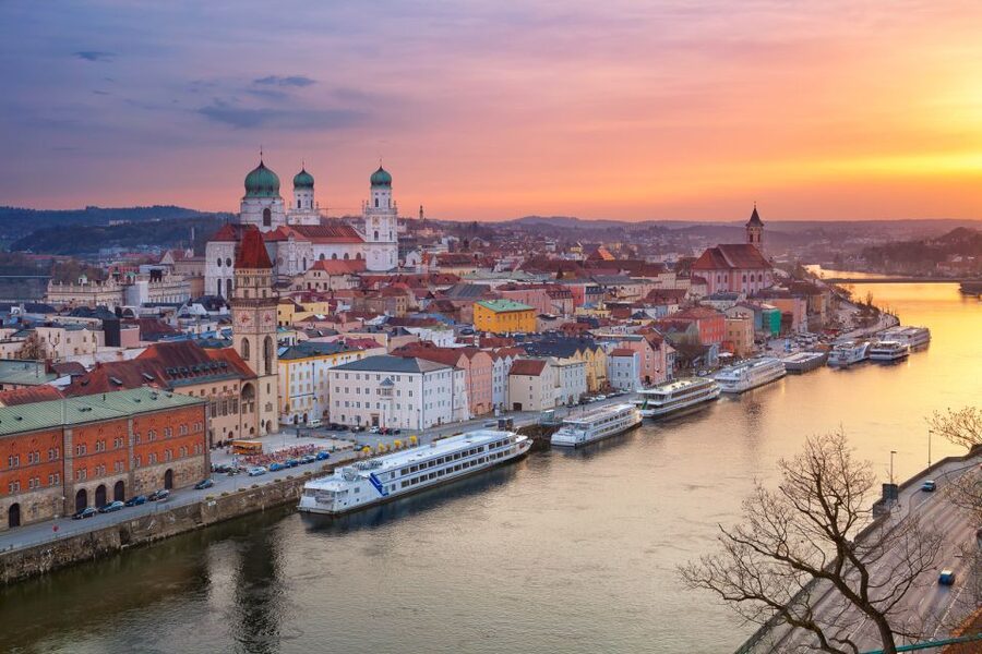 Passau: City Highlights Guided Walking Tour - St. Stephen’s Cathedral and the baroque centerpiece