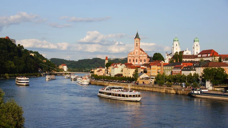 Passau: Floating City Highlights Tour on the Danube and Inn - What the 45-minute cruise is really like