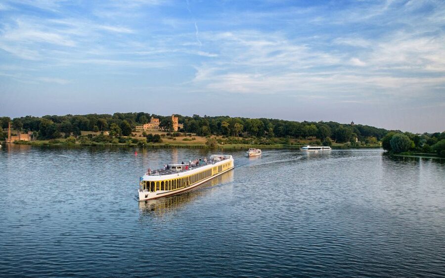 Potsdam by Boat: Island Cruise - From Potsdam harbor into the Havel lakes