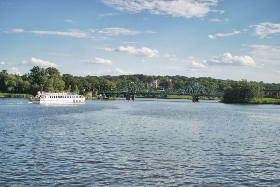 Potsdam: Palace Tour by Boat - Glienicke Bridge and the former border