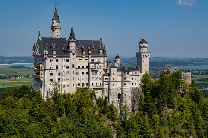 Premium Neuschwanstein Castle and Linderhof VIP Tour from Munich - What the premium price gets you