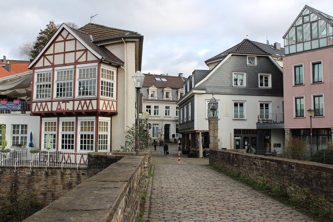 Private audio book city rally around the old town of Essen Kettwig - Who will enjoy this most