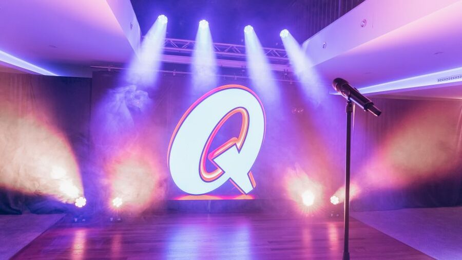Quatsch Comedy Club Hamburg: Die Live Show - A good match for German speakers