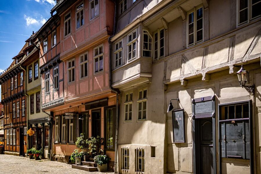 Quedlinburg: Guided City Highlights Walking Tour - Town hall, churches, and the town’s public face