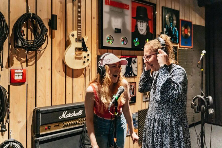 Reeperbahn: Panik City Udo Lindenberg Multimedia Experience - Who will enjoy Panik City most