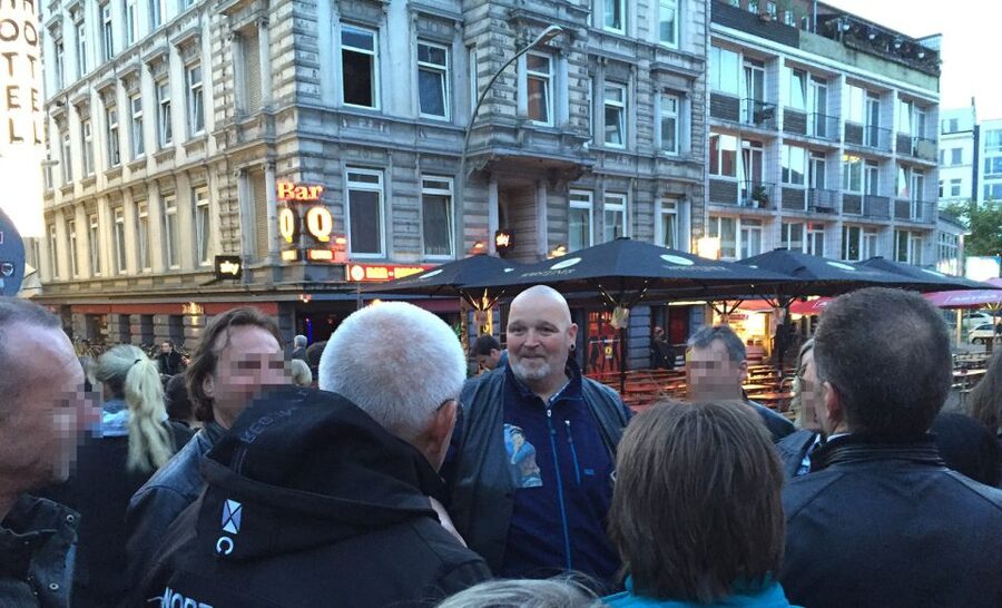 Reeperbahn Walking Tour with St. Pauli Local - Starting at the Dancing Towers with a Zündkerze