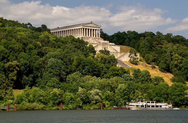 Regensburg: Klinger's Sightseeing Boat Tour to Walhalla - A gentle cruise from Regensburg to Donaustauf