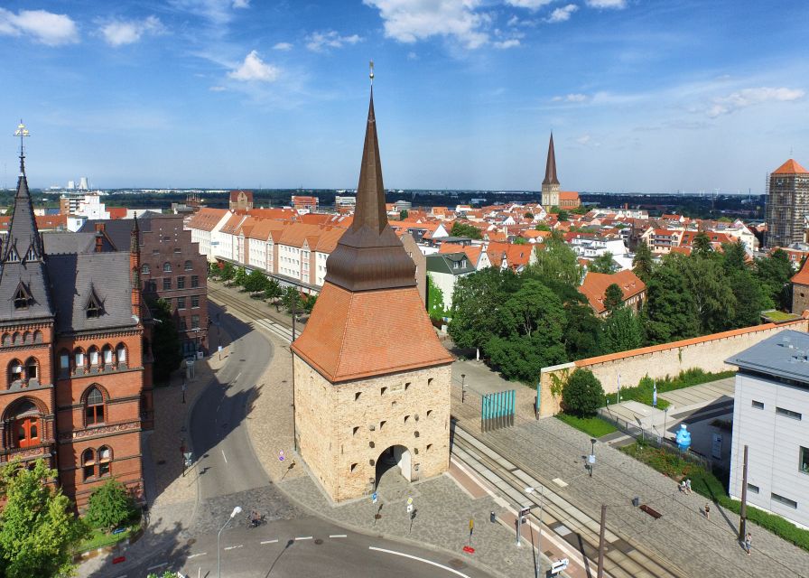 Rostock: Guided tour of the historic city center - Walking through the historic city center