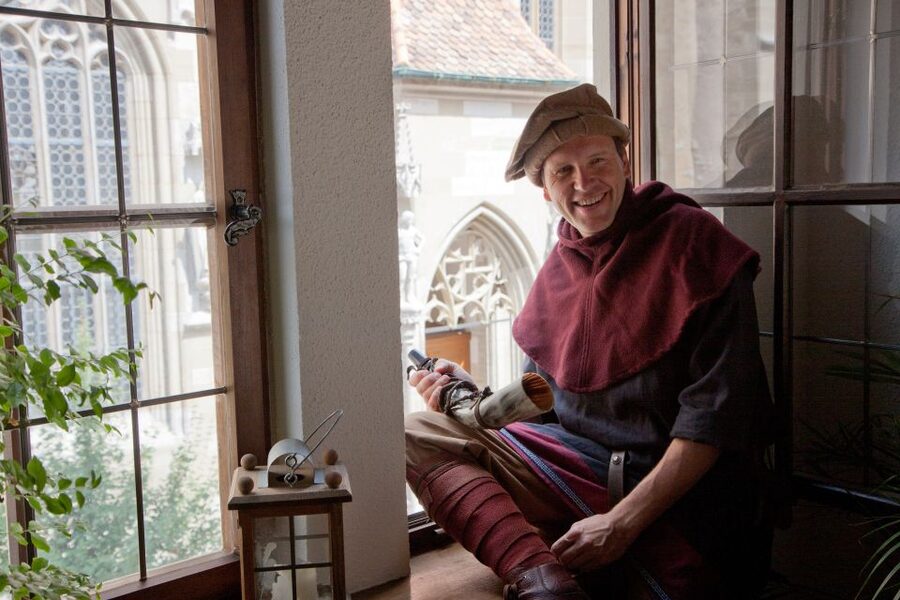 Rothenburg ob der Tauber: Private Old Town Walking Tour - The market square, town hall, and George Fountain
