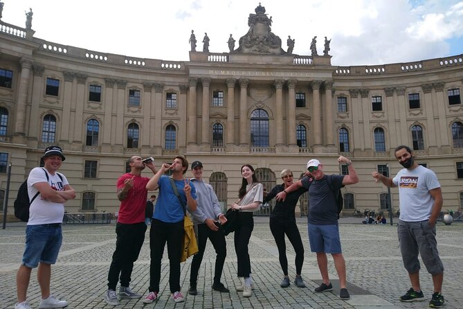 Rude Bastards tour of Berlin (CYHIT) - A 20-minute pause near a Berlin mall