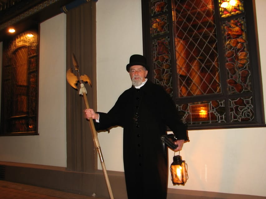 Schwerin: Tour with the Night Watchman - Schwerin Cathedral and the first historic streets
