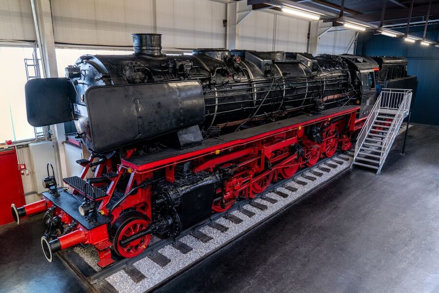 Sinsheim: Technik Museum Day Pass and IMAX 3D Ticket - A self-guided day with plenty of room to wander