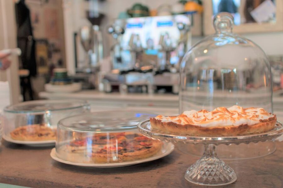 St. Pauli: Guided Food Tour with 5 Tastings - How the five-stop food route works