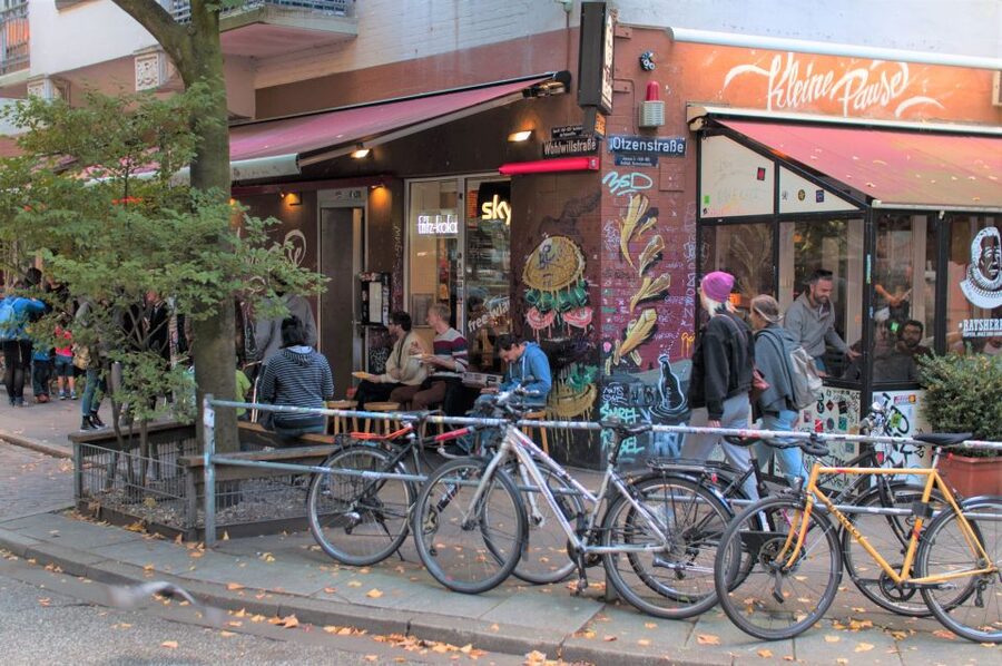 St. Pauli: Guided Food Tour with 5 Tastings - Vegetarian visitors are well covered