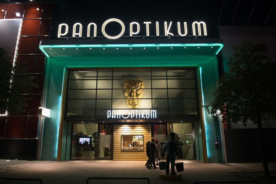 St. Pauli Nightlife Tour with Drag Queen in German - Practical details before you go