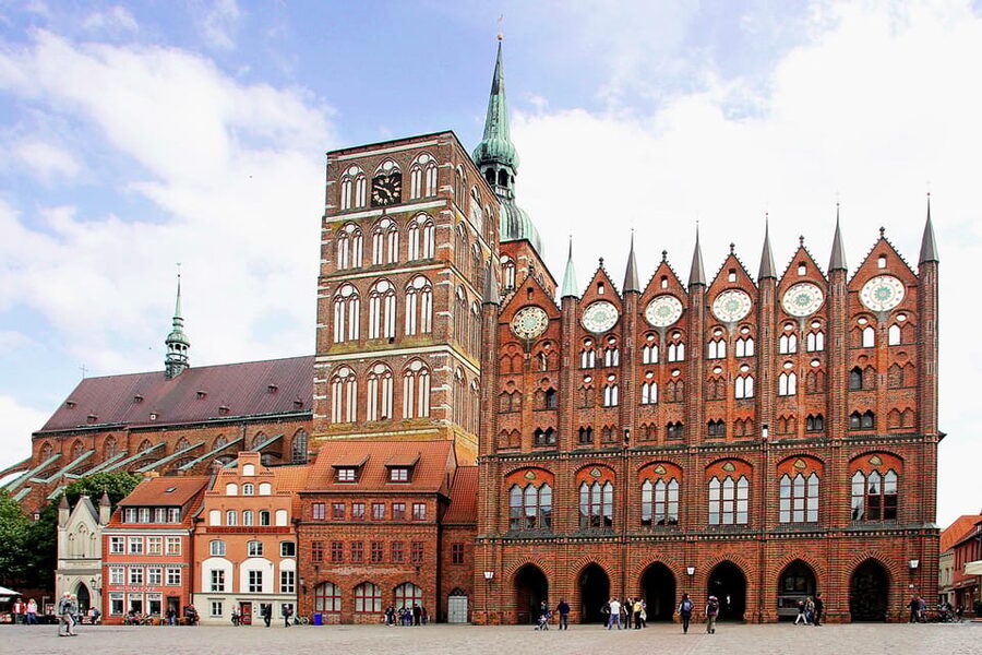 Stralsund: Stadtrundfahrt durch die historische Altstadt - Who will enjoy this city tour most?