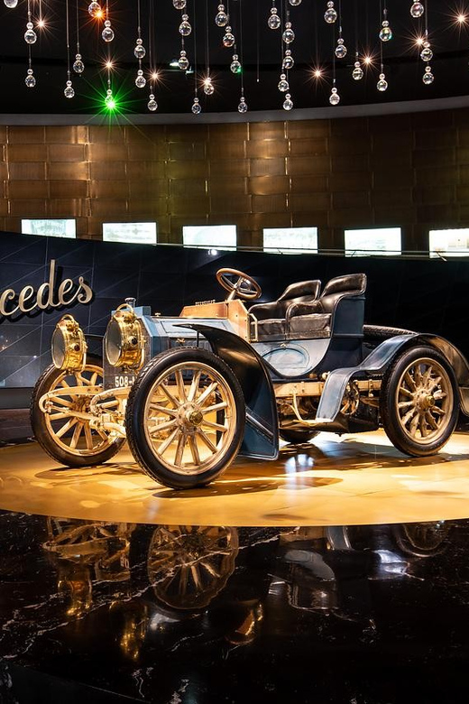 Stuttgart: Mercedes-Benz Museum Entry Ticket - Racing cars provide the big finish