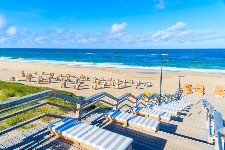 Sylt: Guided Island Tour by Bus with Sylt Highlights - List harbor and the island’s northern reach