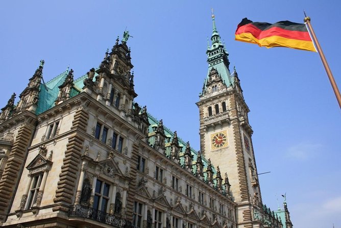 The Local Tour of Hamburg Historic Centre - Trostbrücke and the old city connection