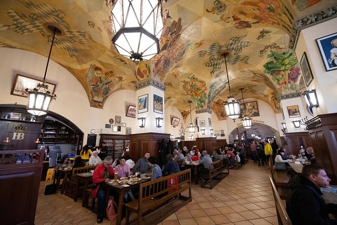 Third Reich Walking Tour Munich - How the guides shape the experience