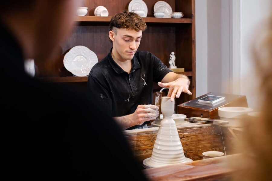 Tickets to the Meissen Porcelain Factory - Underglaze and overglaze decoration
