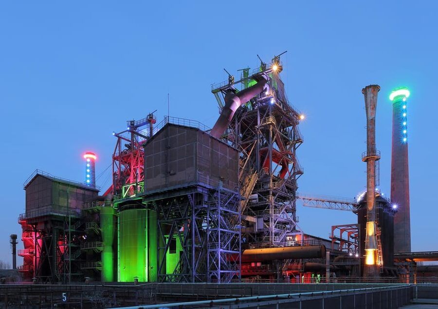 Torchlight tour of the old ironworks - What the guide adds to the night