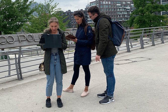Treasure Hunt through Hamburg's Hafencity - Starting at Grasbrookpark with a pirate backpack