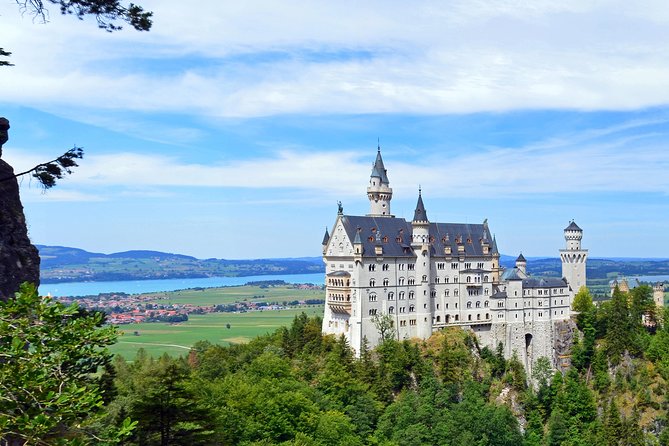 VIP Day Trip Neuschwanstein and Linderhof Castle from Munich - Linderhof: a smaller palace with room to breathe