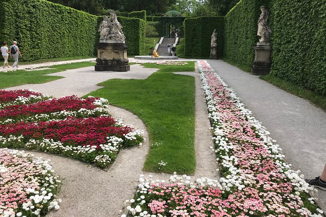 VIP Day Trip Neuschwanstein and Linderhof Castle from Munich - Neuschwanstein and the climb to the castle